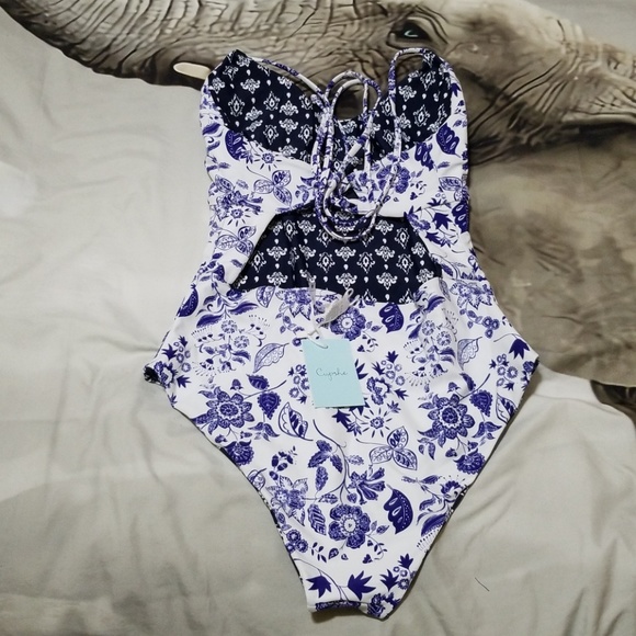 Bikini - Picture 2 of 4